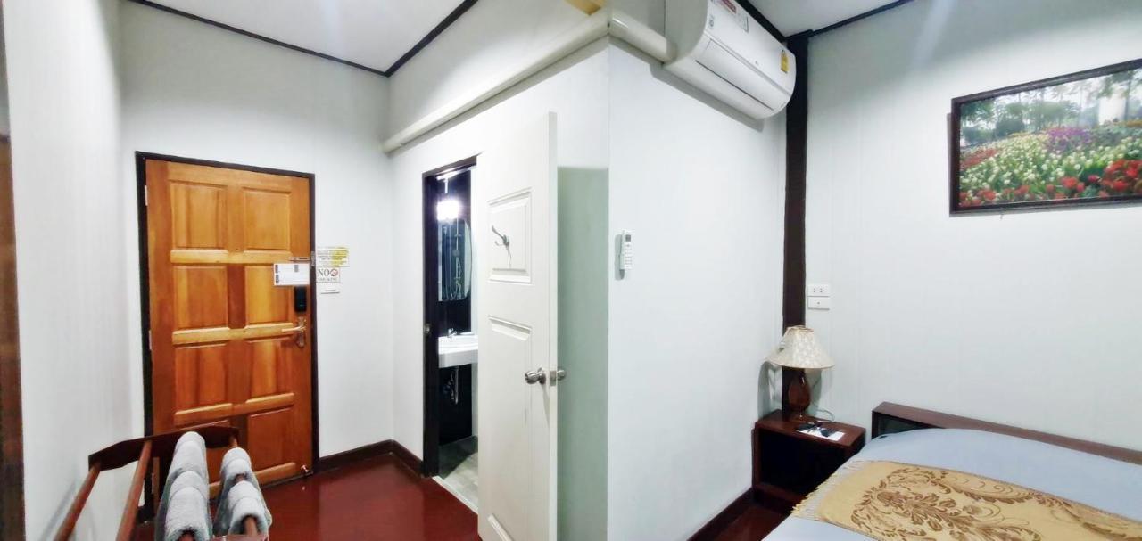 Bed and Breakfast Ob Arun House à Bangkok Extérieur photo